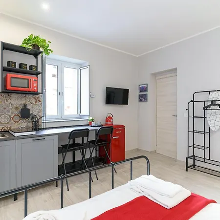 Al Palazzetto - Lavica Apartment *